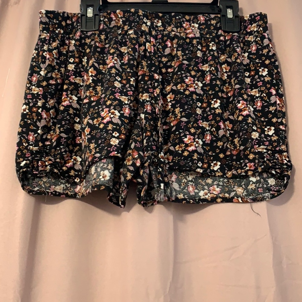 Black Floral Shorts Youth XL
